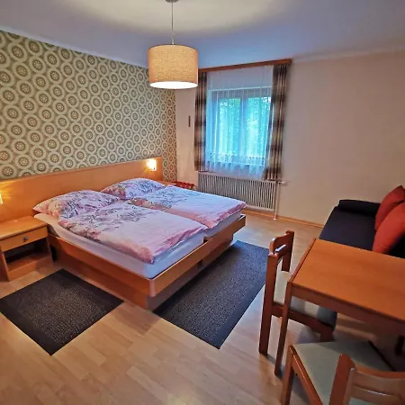 Gertrud Dallavia 公寓 *